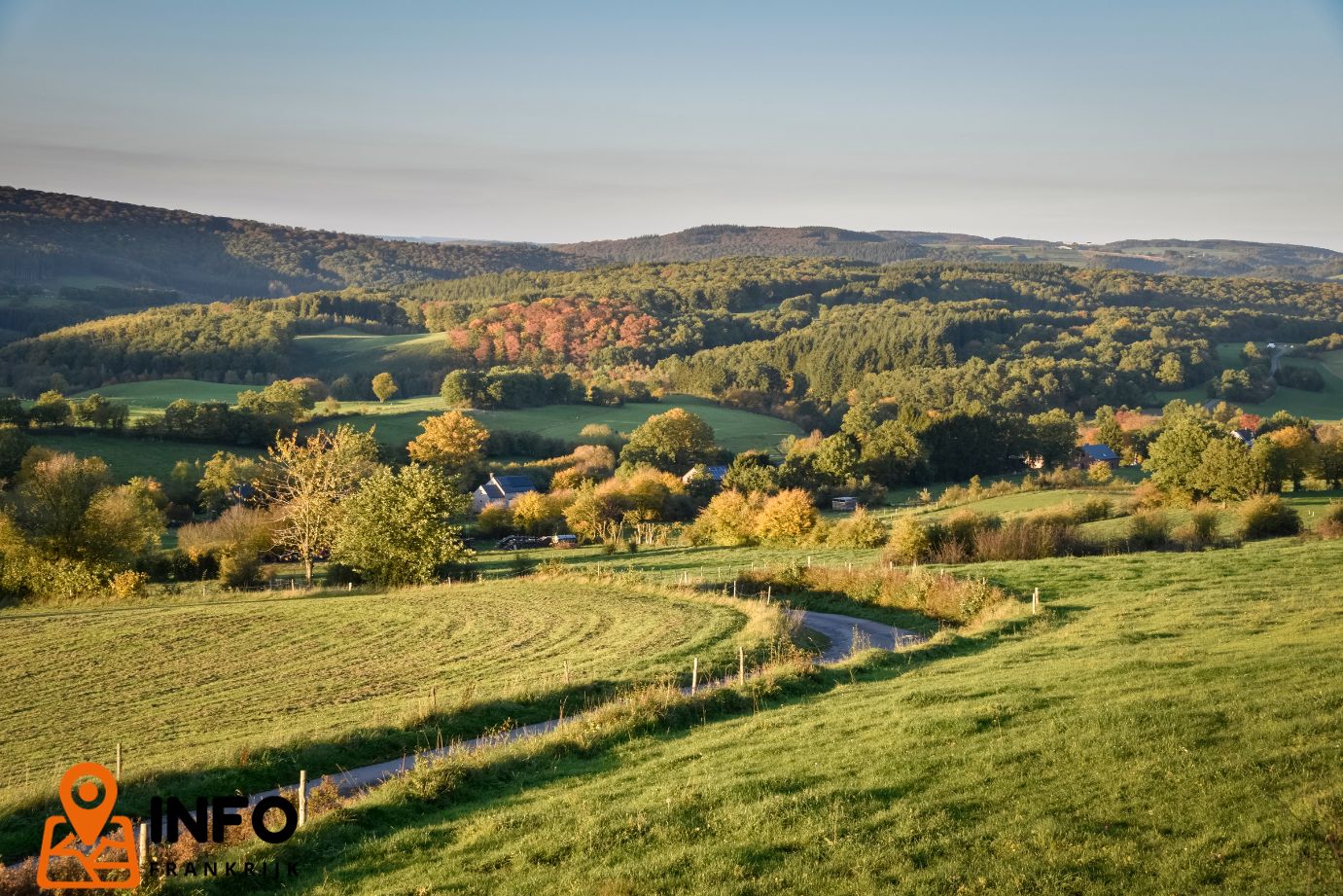 De groene heuvels en ambachtelijke bieren van de Ardennen